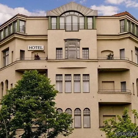 Selina West Berlín