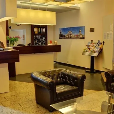 Hotel Selina West